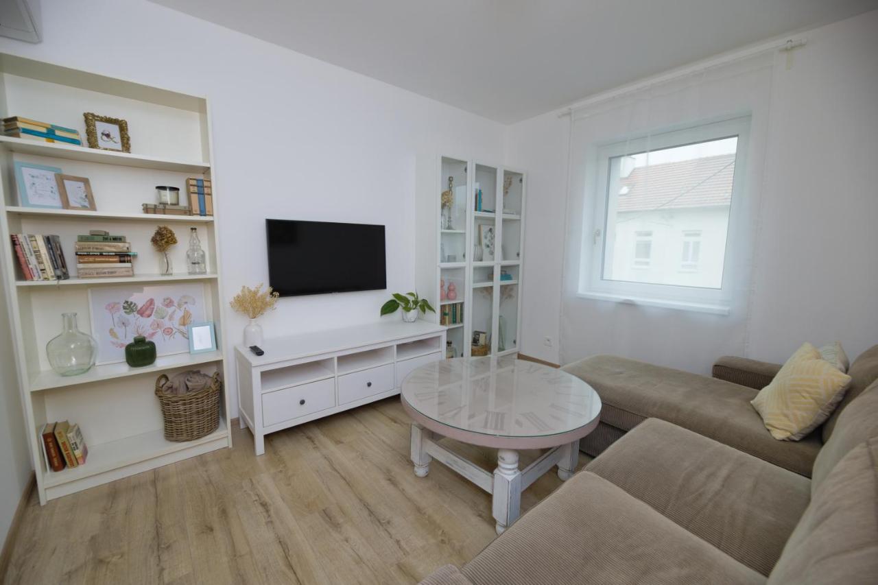 ברטיסלאבה Central Apartment - Folk District מראה חיצוני תמונה